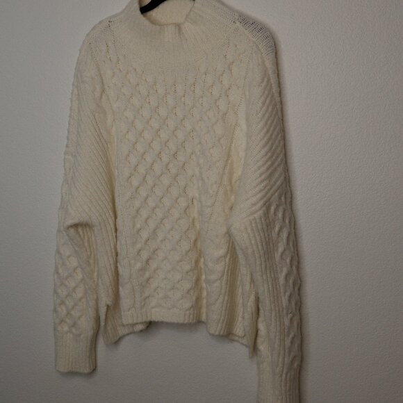 Abercrombie & Fitch Sweater - Picture 1 of 4